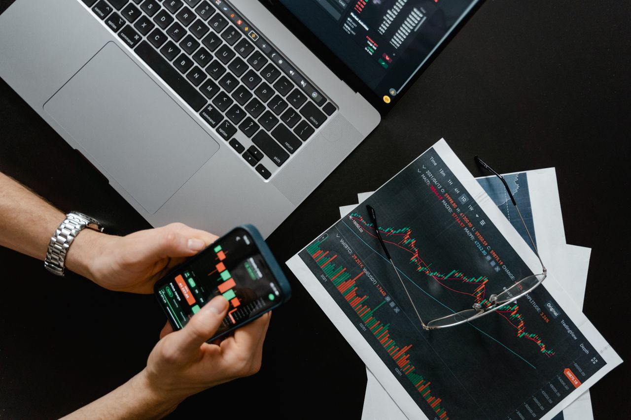 An economic dashboard with charts for GDP, inflation, and unemployment indicators