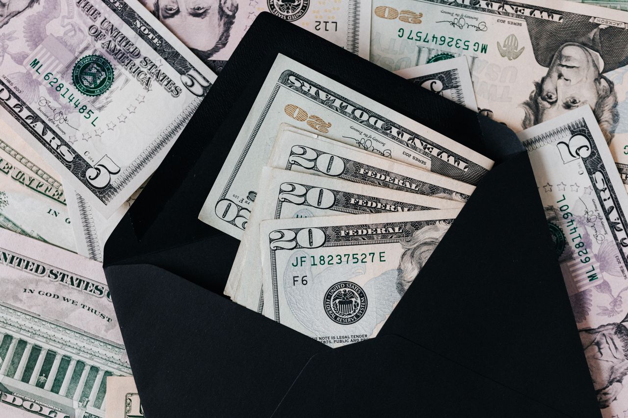 Budgeting and calculating back-to-school shopping costs